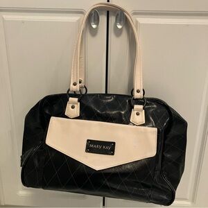 Mary Kay black / cream large carry all bag / purse.  Front pocket